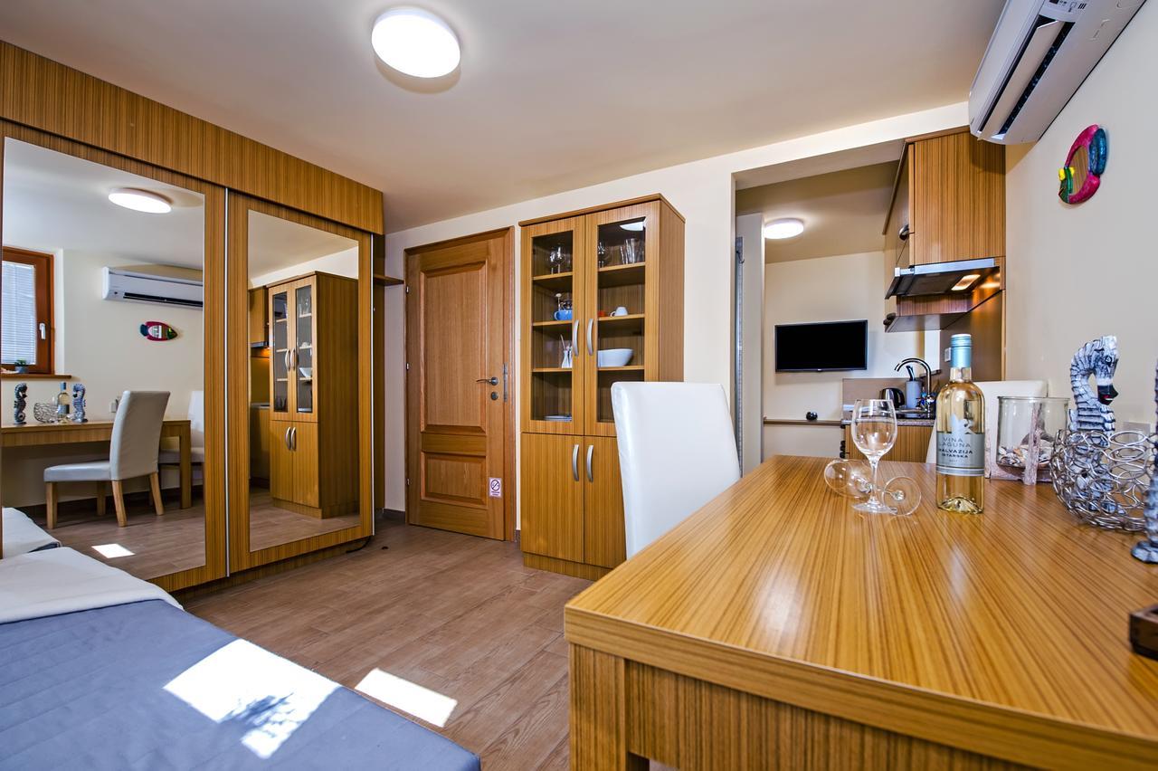 Guest House Golden Goose Rovinj Exterior photo