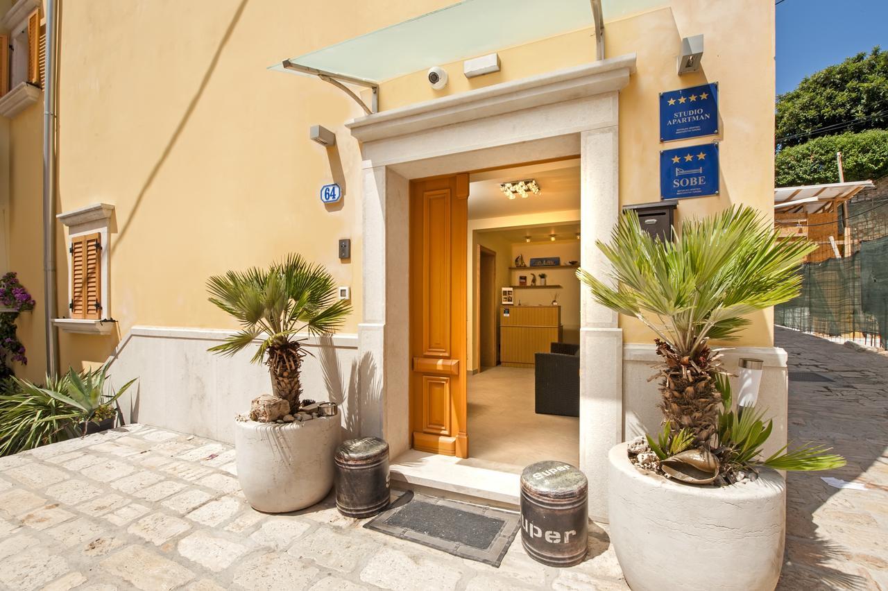Guest House Golden Goose Rovinj Exterior photo