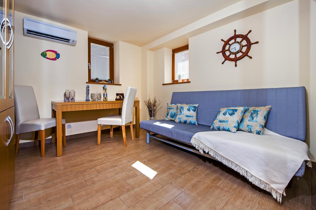Guest House Golden Goose Rovinj Exterior photo