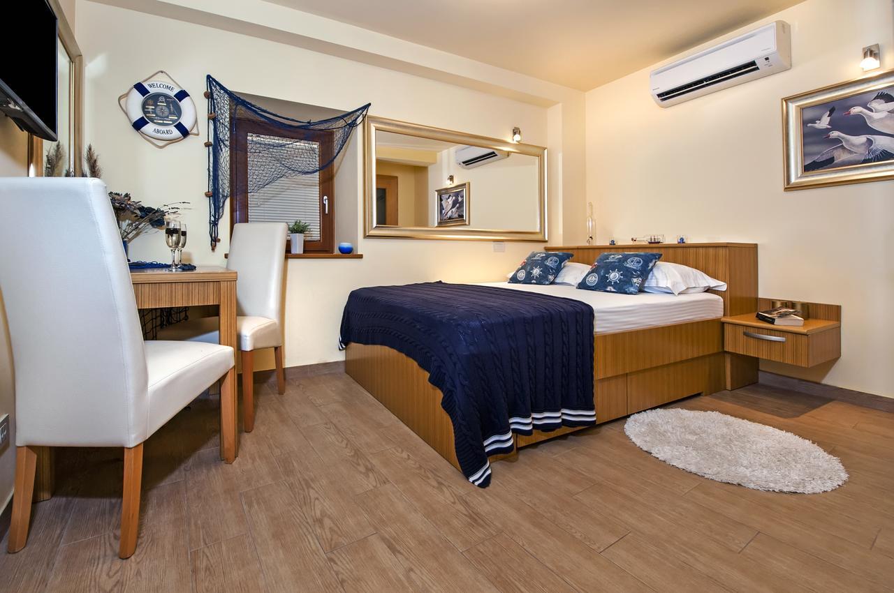 Guest House Golden Goose Rovinj Exterior photo